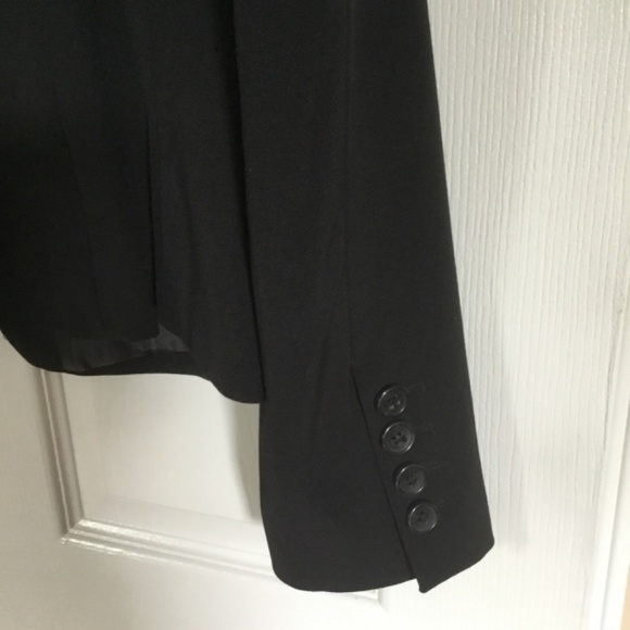 New Three-button Blazer - Picture 4 of 6